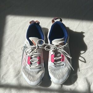 Women/Men’s basketball shoes